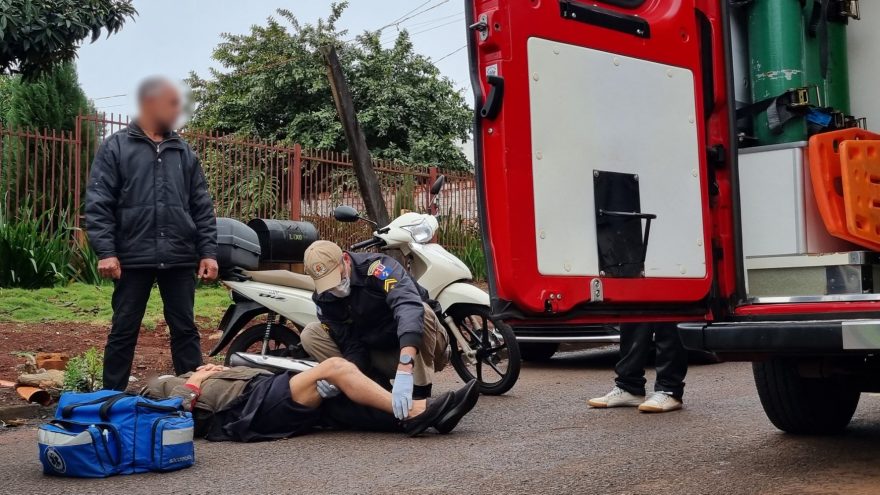 Mulheres ficam feridas após queda de moto no Bairro Santos Dumont