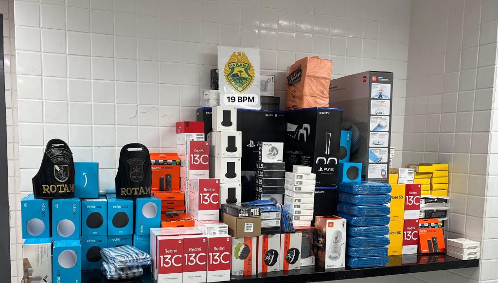ROTAM apreende R$ 180 mil em mercadorias em ônibus na Rodoviária de Cascavel