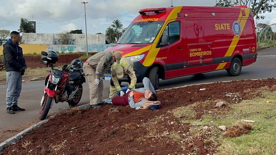 Na garupa de mototáxi, mulher fica ferida em acidente no Interlagos