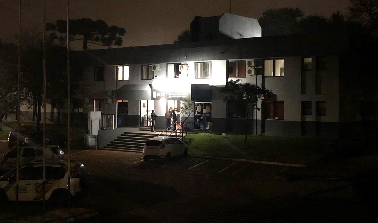 Após demora, corpo de Daniel Carlos Ferreira é recolhido pelo IML Imagem referente a Após demora, corpo de Daniel Carlos Ferreira é recolhido pelo IML