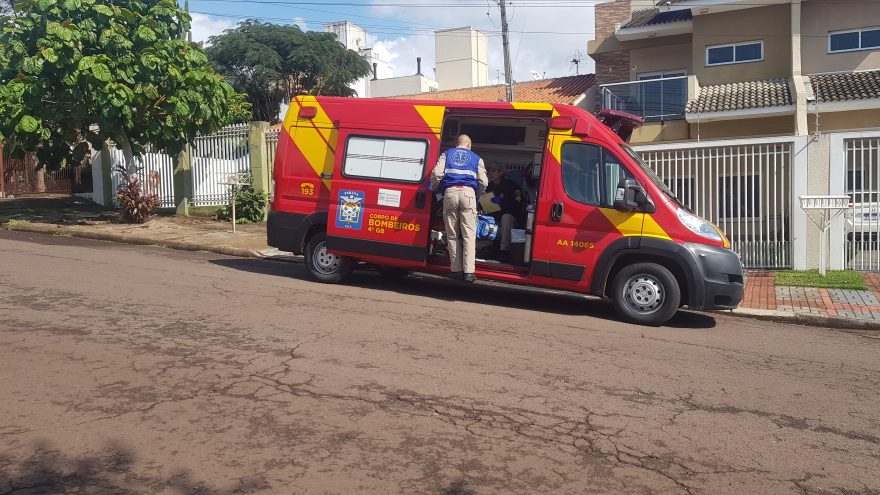 Idosa cai na calçada e é socorrida pelo Siate no Parque São Paulo