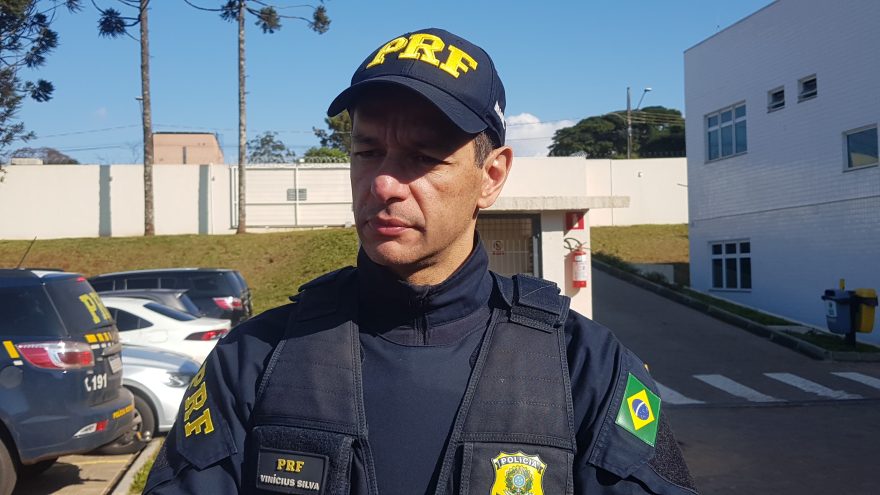 Conforme PRF, policial civil transportava carga milionária de cocaína em viatura falsa