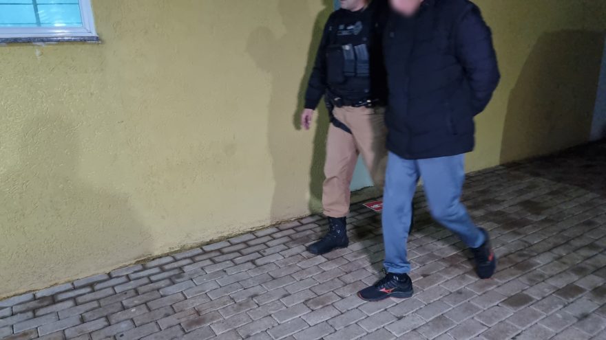 Rotam do 19º BPM de Toledo prende foragido da Justiça no Bairro Floresta