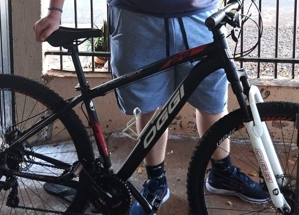 Internauta pede ajuda para recuperar bicicleta furtada em estacionamento de supermercado