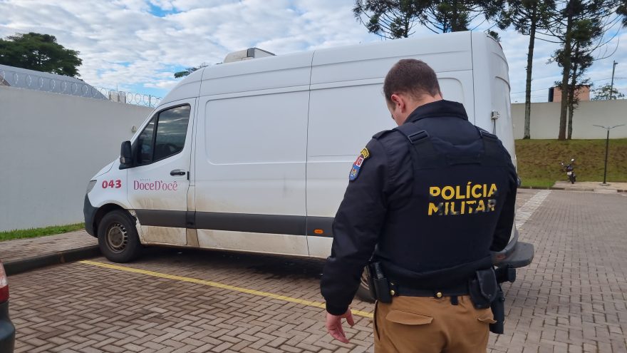 Homem é detido e Van furtada é recuperada pela PM de Cascavel