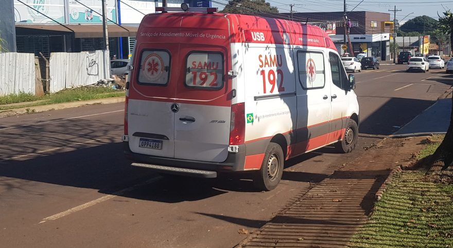 Com pontos de cirurgia abertos, idosa é socorrida pelo Samu