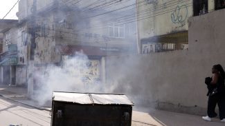 Demolição de imóveis na Cidade de Deus gera revolta e confrontos