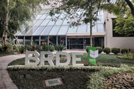 BRDE ultrapassa R$ 7 bilhões de carteira e supera R$ 1 bilhão de novos negócios