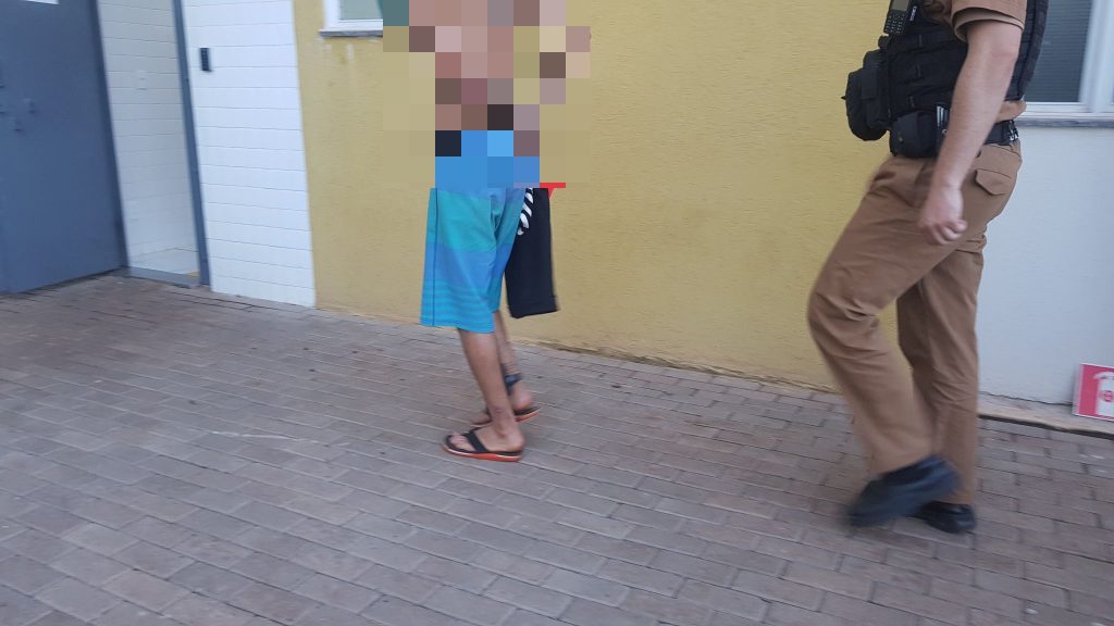 Com munições e mandado de prisão em aberto, homem é preso pela PM