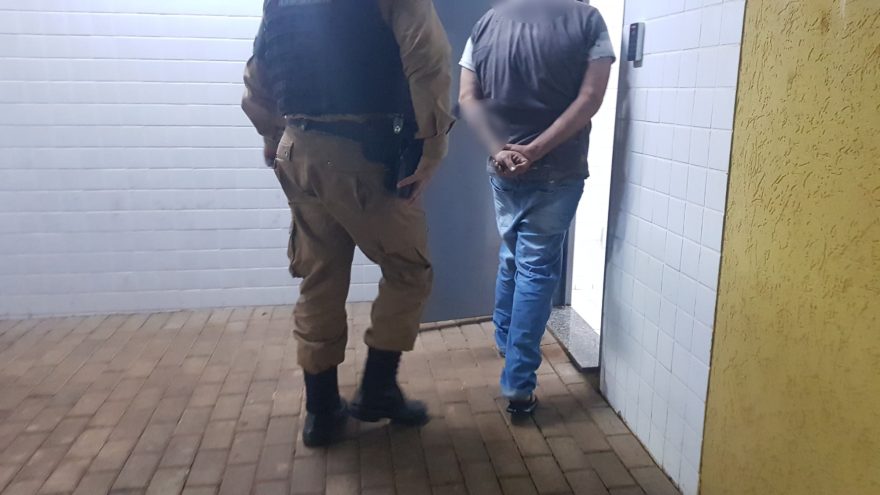 Rocam prende homem com mandado de prisão em aberto no Periolo