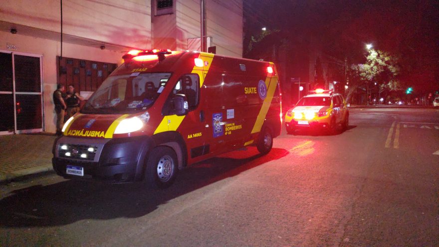 Jovem sofre ferimentos no nariz ao ser agredido na Rua Paraná