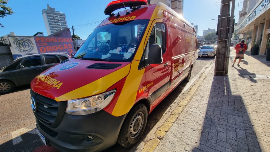 Homem agredido durante a madrugada fica perambulando pelas ruas até ser socorrido