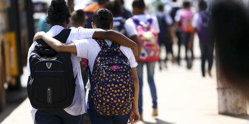 Imagem referente a Dia do Amigo: relação é fundamental para a saúde mental, diz psicóloga