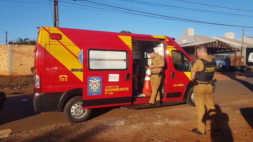 Jovem é espancado por assaltantes e tem moto roubada no Santa Cruz