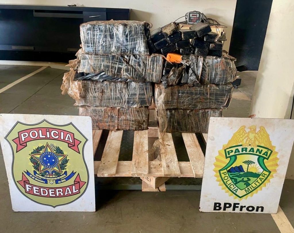 BPFRON e NEPOM apreendem maconha no porto de Guaíra