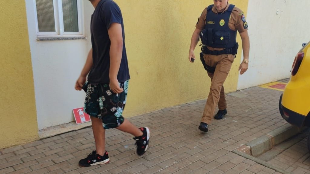 Homem é detido pela PM após praticar violência doméstica contra a namorada em Santa Tereza do Oeste