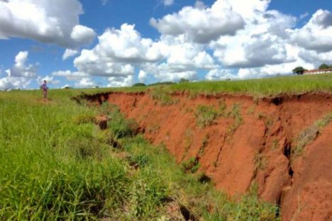 Rodovia de Tapejara vai receber melhorias na drenagem e contenção de erosão