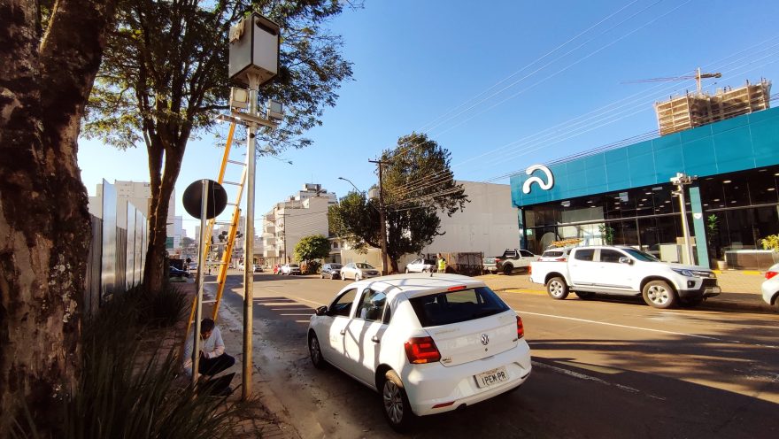 Mais de 20 radares são ajustados para fiscalização nas ruas de Cascavel