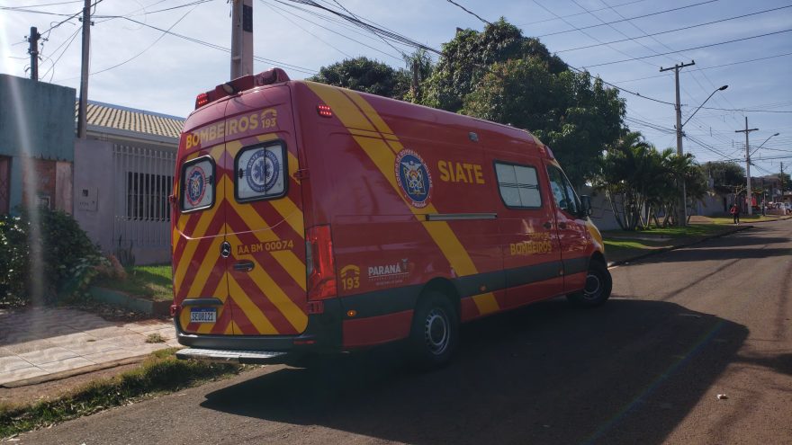 Homem cai de telhado em obra no Jardim Clarito e é socorrido pelo Siate