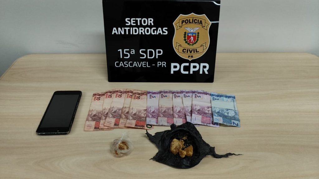 Polícia Civil do Paraná prende jovem e apreende adolescente por tráfico de drogas em Cascavel