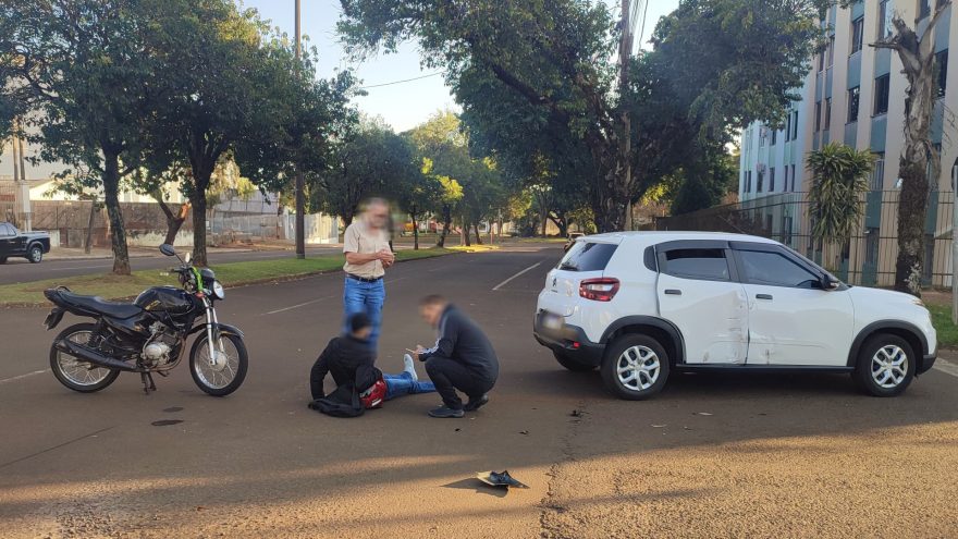 Motociclista fica ferido em acidente com carro na Avenida Toledo