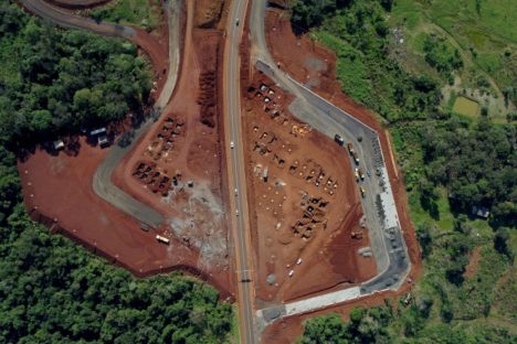 Imagem referente a Rodovia Perimetral Leste de Foz do Iguaçu ultrapassa um terço de execução