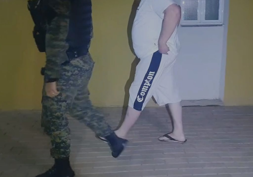 Homem agride a esposa e é detido pela Guarda Municipal Homem agride a esposa e é detido pela Guarda Municipal