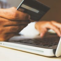 Imagem referente a Juros do cartão de crédito sobem e atingem 429,5% ao ano em junho