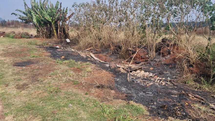 Incêndio em vegetação é registrado no Santa Felicidade