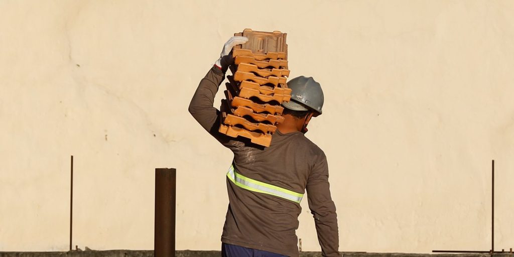 Campanha Abril Verde 2026 é lançada com foco na prevenção de acidentes de trabalho em Cascavel