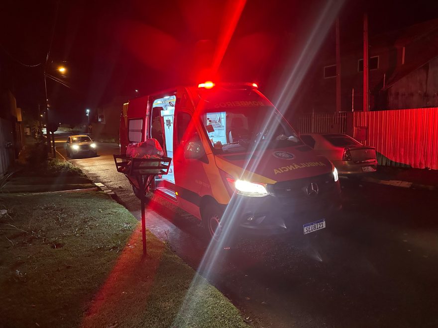 Bombeiros atendem pessoa que sofreu queda em residência no Brasmadeira
