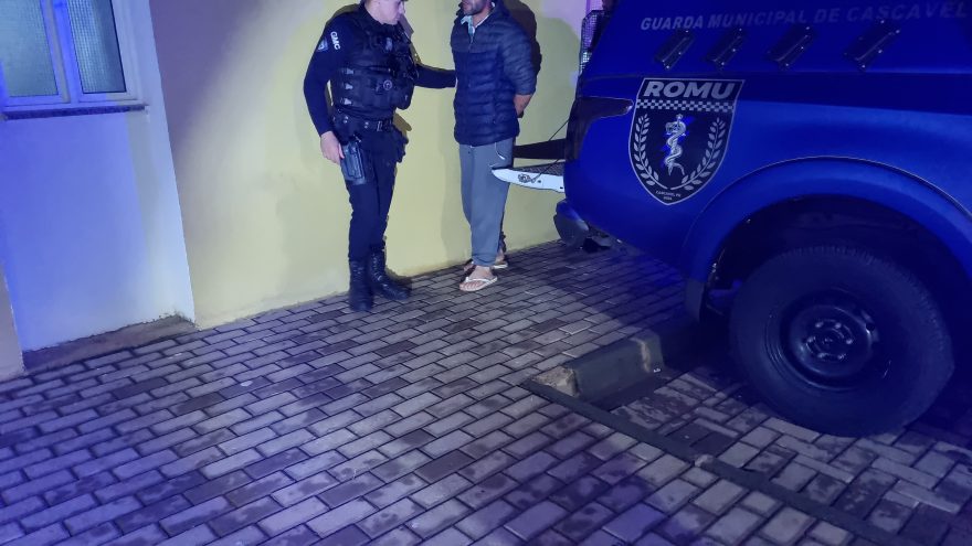 Em posse de faca, homem ameaça a ex de morte e é detido pela Guarda Municipal