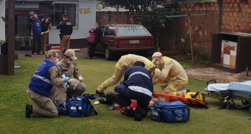 Homem morre esfaqueado após briga de família; suspeito foi preso pela PM