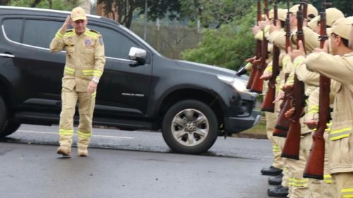 Imagem referente a Comandante-Geral inspeciona 9° Grupamento de Bombeiros