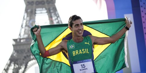 Imagem referente a Caio Bonfim fatura prata inédita para o Brasil na marcha atlética