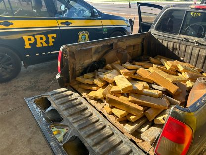 Imagem referente a Homem é flagrado pela PRF transportando 135 quilos de maconha