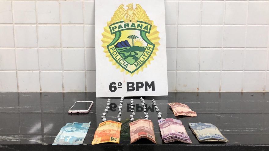 A casa caiu! PM encontra ponto de tráfico de drogas no XIV de Novembro e trio é detido