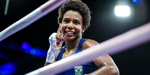 Imagem referente a Boxe: Jucielen Romeu supera norte-americana e vai às quartas em Paris