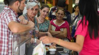 CNC: mulheres se preocupam mais com consumo sustentável do que homens