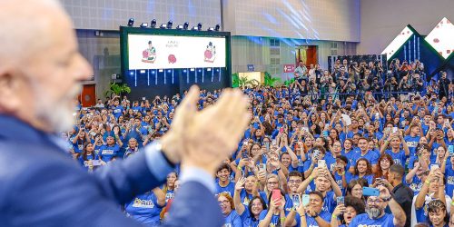 Imagem referente a Expansão do Pé-de-Meia beneficiará mais 1 milhão de estudantes