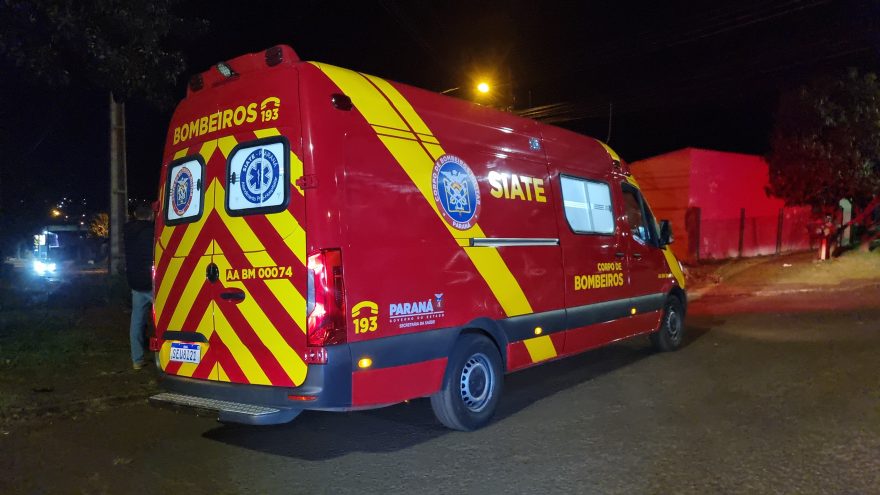 Colisão entre carro e moto deixa duas jovens feridas no bairro Floresta