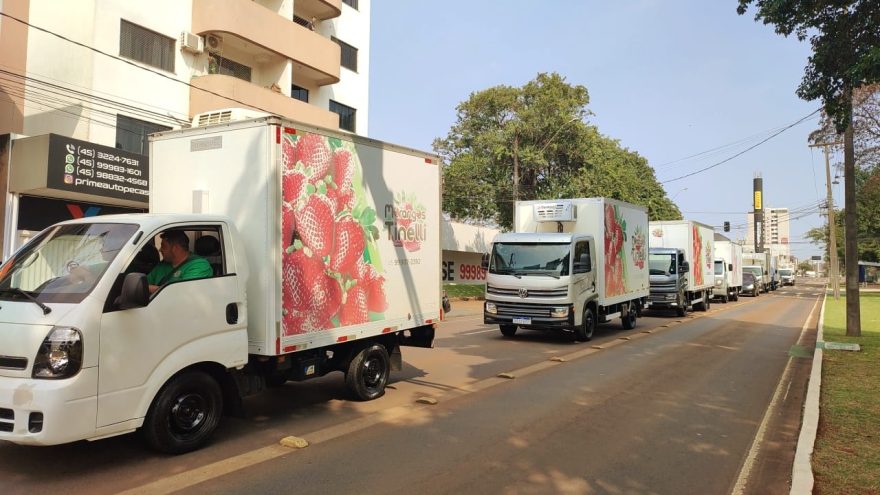 Carreata de divulgação da 22ª Festa do Morango é realizada em Cascavel