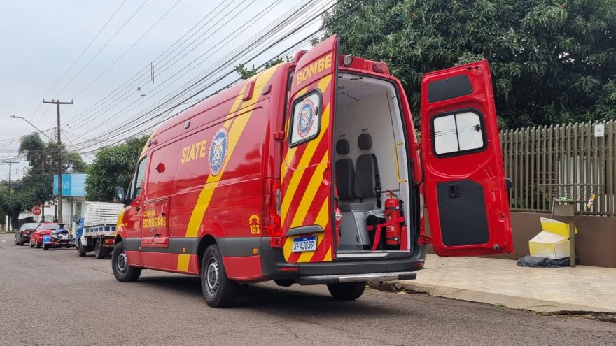 Idoso de 87 anos é socorrido pelo Siate após escorregar dentro de casa no Parque São Paulo