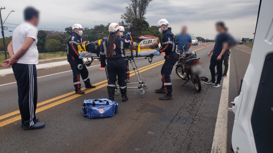 Motociclista fica ferido em acidente com Ford Fiesta na BR-277 em Cascavel