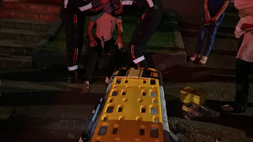 Passageira de motocicleta fica ferida em acidente na Rua Jacarezinho