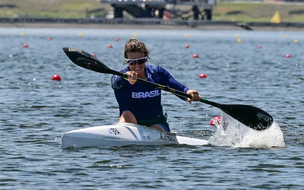Cascavelense Ana Paula Vergutz busca sua vaga na semifinal nesta quarta em Paris