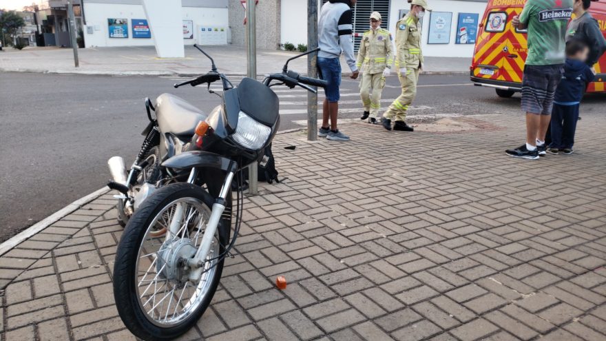 Motociclista sofre corte no supercílio após acidente no bairro Cascavel Velho