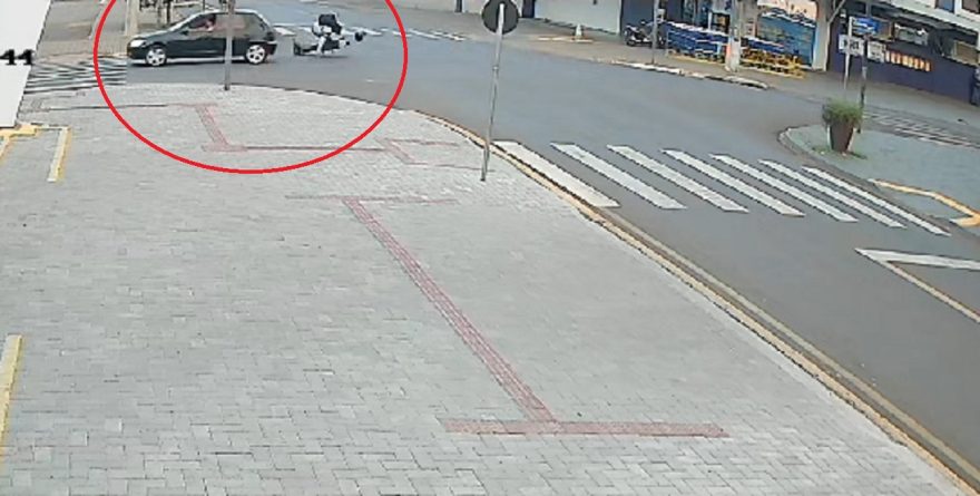 Câmera de segurança registra acidente no Cascavel Velho
