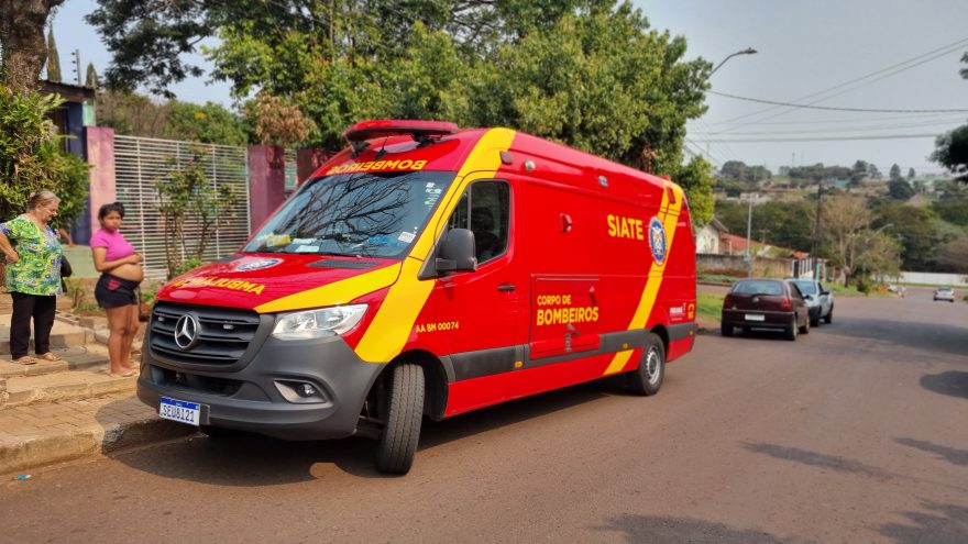 Adolescente é atropelada na Rua Altemar Dutra