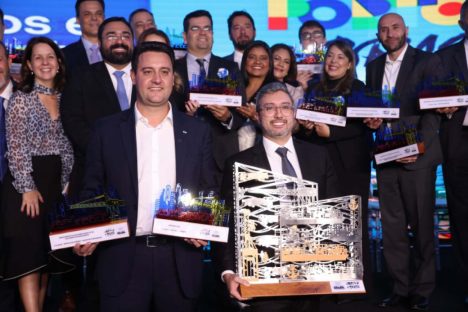 Imagem referente a Pentacampeã: Portos do Paraná recebe novamente prêmio de melhor gestão portuária do Brasil